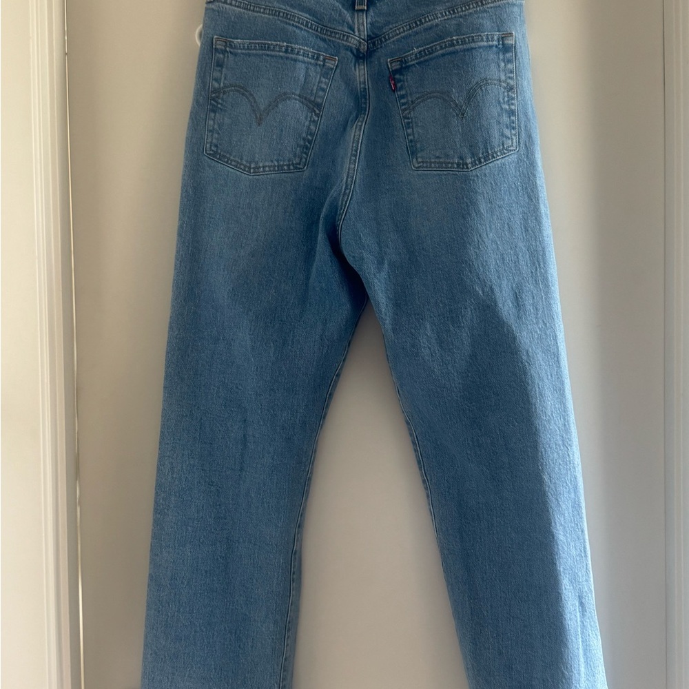 Levi's Light Blue Straight Leg Women's Jeans - Picture 2 of 8